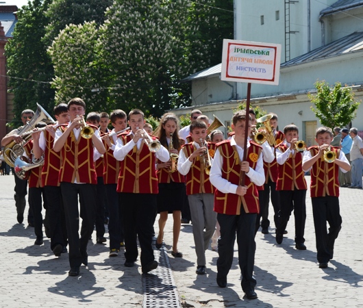 Ужгородом промарширували духові оркестри (відео, фото)