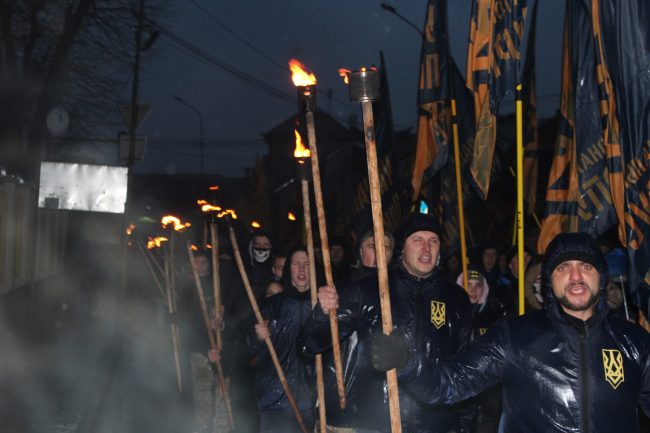 В Хусті пройшла смолоскипна хода на честь Карпатської України (ФОТО)