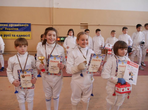 В Ужгороді розпочався міжнародний турнір з фехтування «Кубок Діда Мороза»