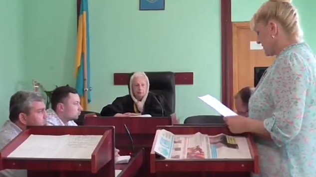 В Мукачеві засуджено секретаря Новодавидківської сільради за перешкоджання журналістській діяльності (документ)
