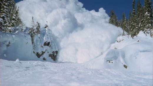 Закарпатські рятувальники попереджають про значну сніголавинну небезпеку