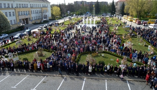 У четвер на головній площі Закарпаття відкриють традиційний Великодній фестиваль «Воскресни, писанко!»
