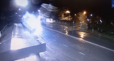 На пішоходному переході в Ужгороді автомобіль збив жінку (ВІДЕО)