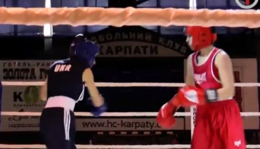 В обласному центрі Закарпаття проходить Чемпіонат України з жіночого боксу (ВІДЕО)