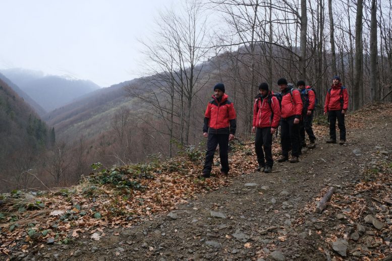 Закарпатські рятувальники продовжують пошук киянина, який зник у горах ще 13 лютого