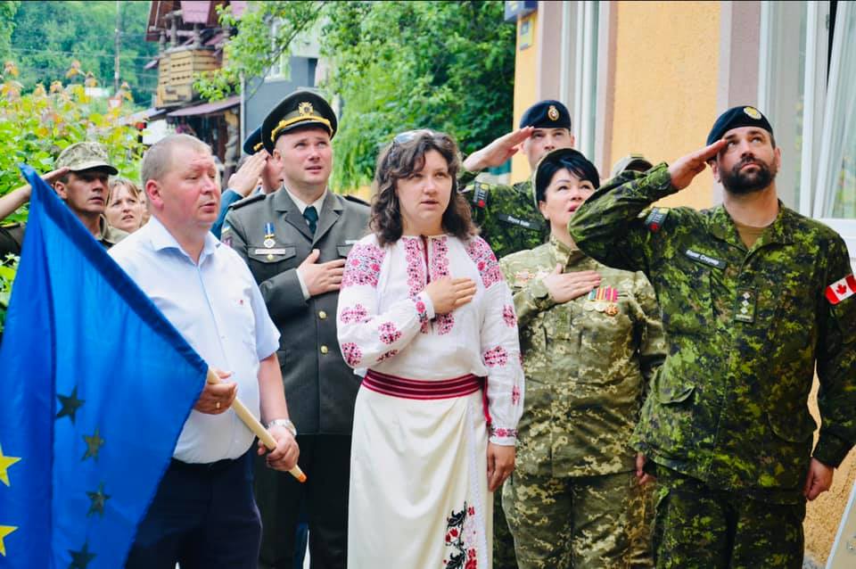 На Закарпатті учасники міжнародного заходу «Союзницька міць” відкрили знак співдружності Україна − ЄС