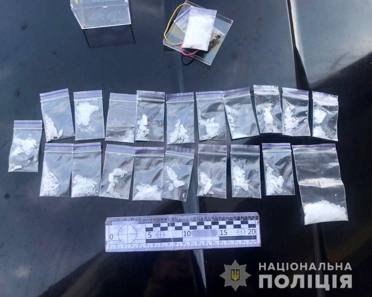 У автівці 17-річного ужгородця поліція виявила метамфетамін на майже 50 тисяч гривень
