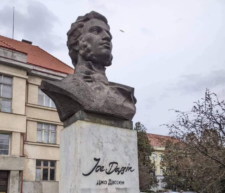 В Ужгороді теж демонтують пам’ятник Пушкіну