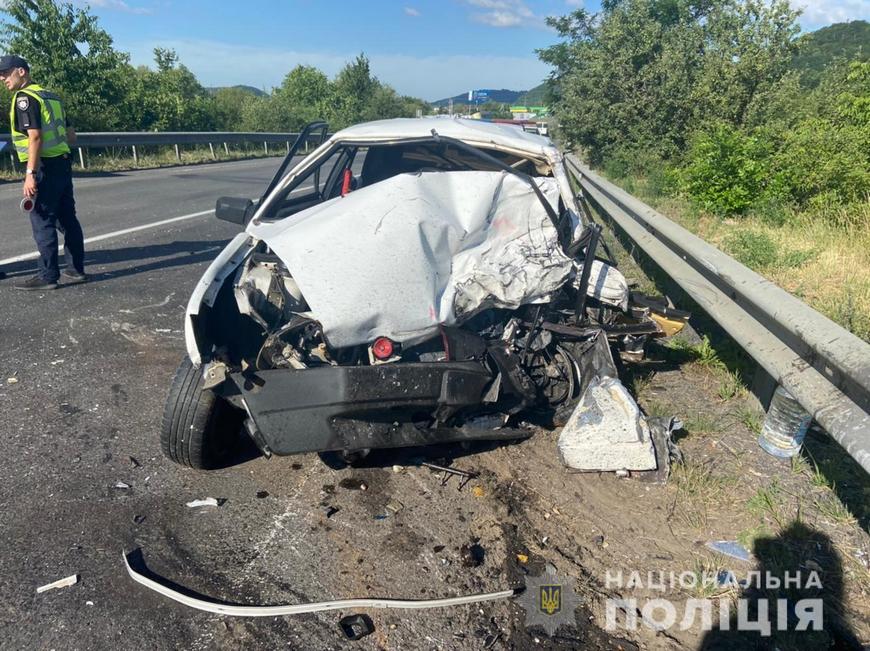 Моторошна ДТП на Мукачівщині – одна людина загинула, троє – опинилися в лікарні (ФОТО)
