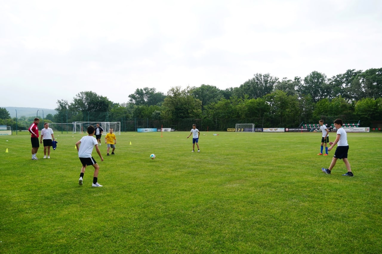 Дводенні «Відкриті уроки з футболу» стартували сьогодні в Ужгороді