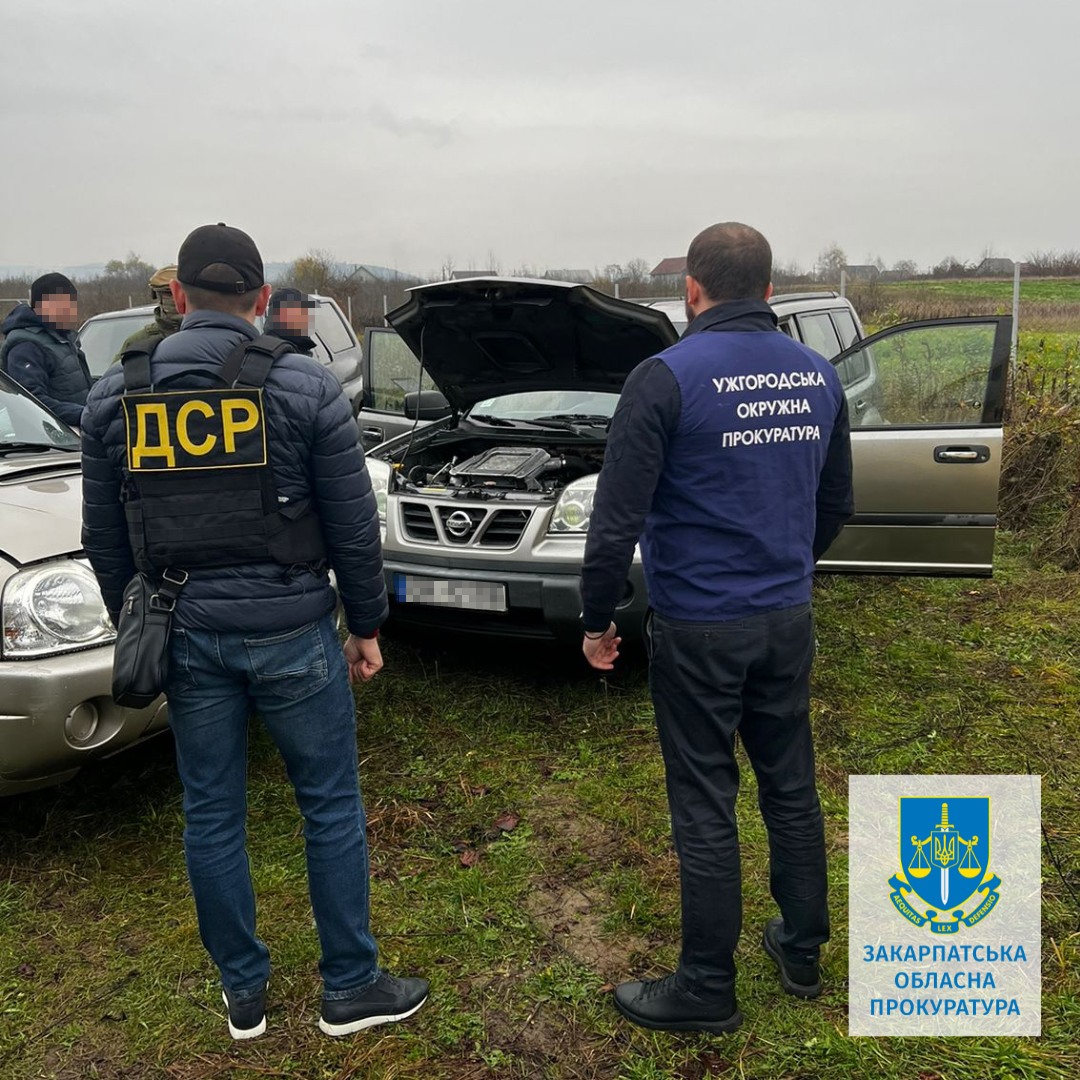 Закарпатські правоохоронці викрили схему продажу автомобілів, завезених під виглядом гуманітарної допомоги