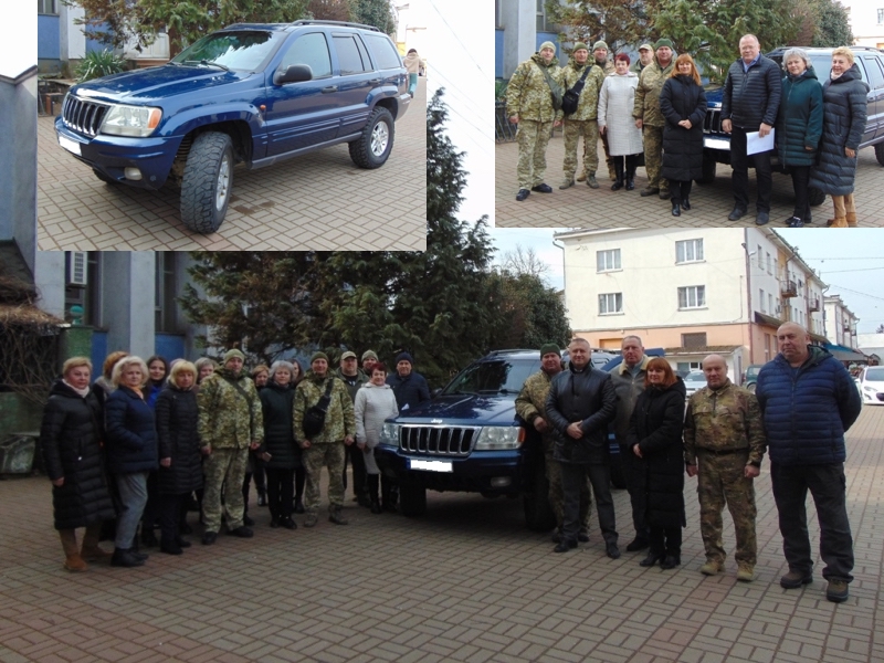 Працівники Чопської міськради за особисті кошти придбали автівку для військових