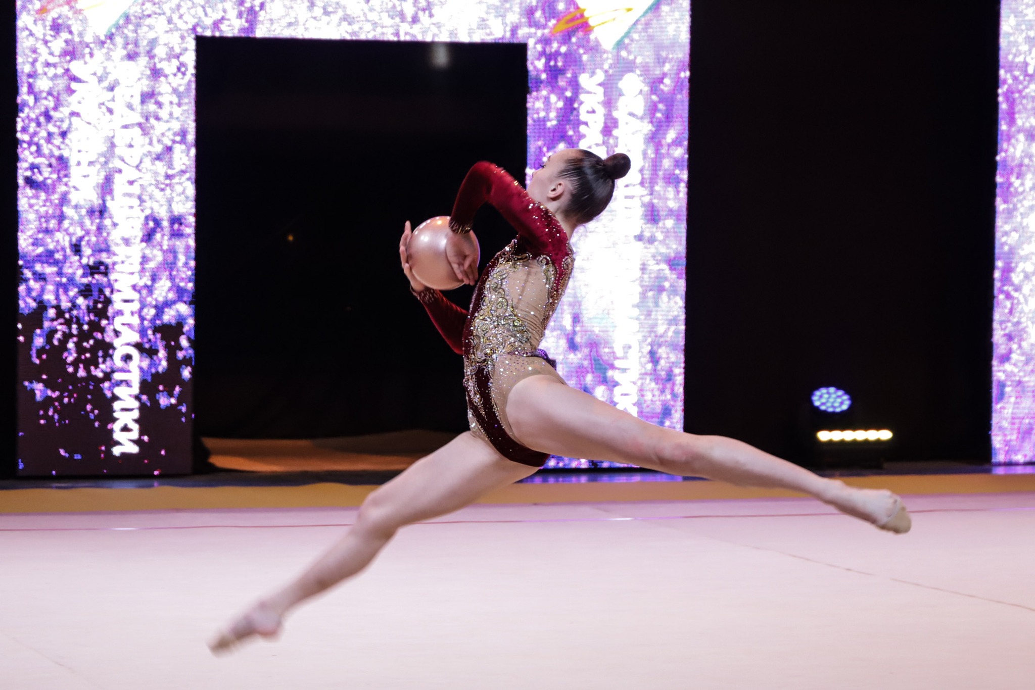 Чемпіонат України з художньої гімнастики розпочався в Ужгороді